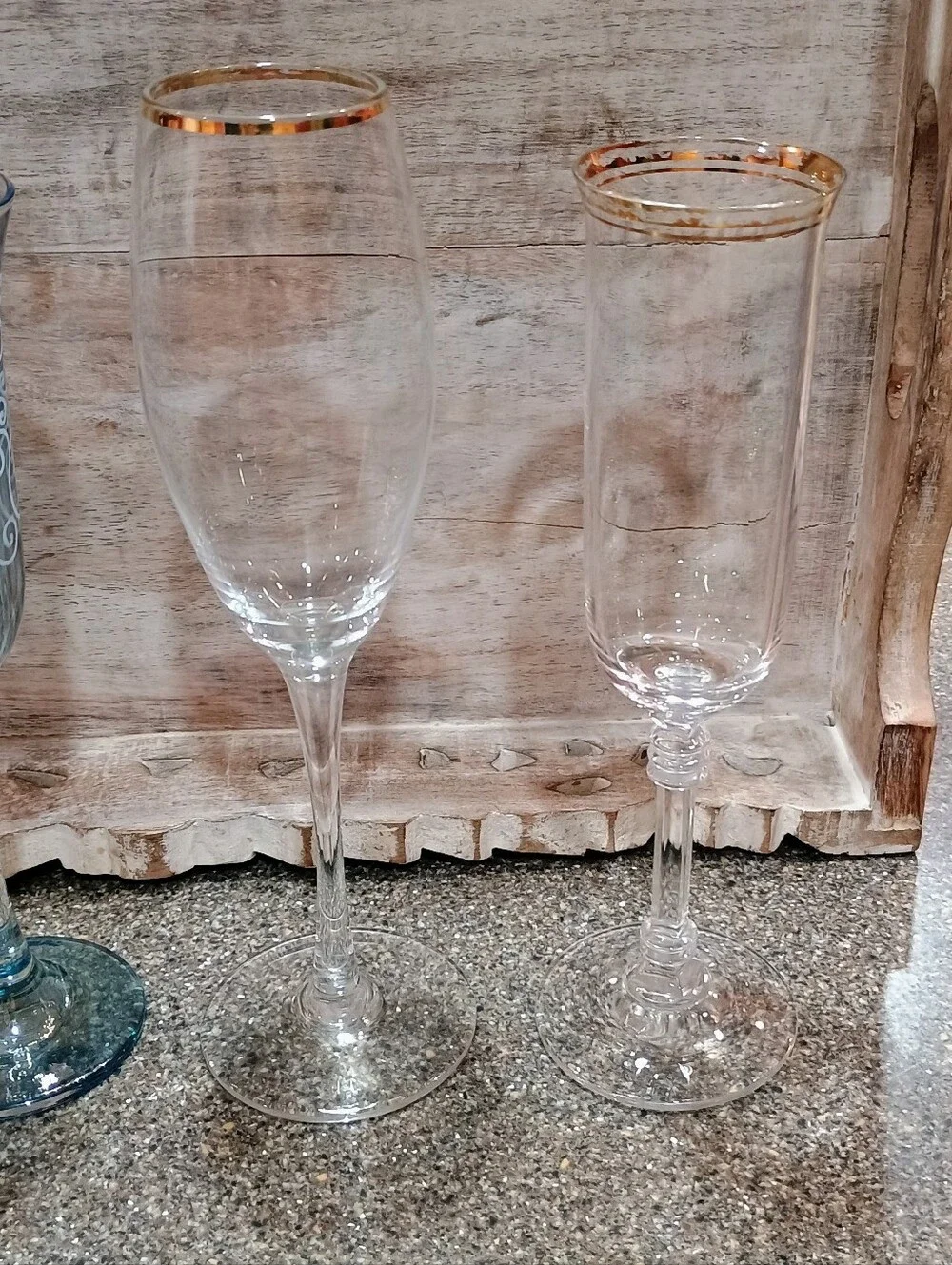 Four Miscellaneous Champagne Glasses - Picture 9 of 10